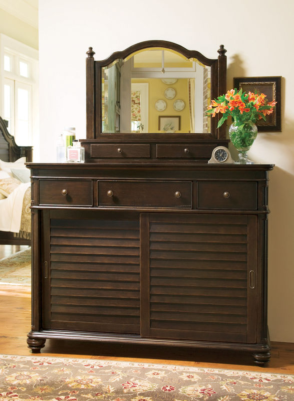 Universal Furniture Paula Deen Home Bedroom With Steel Magnolia