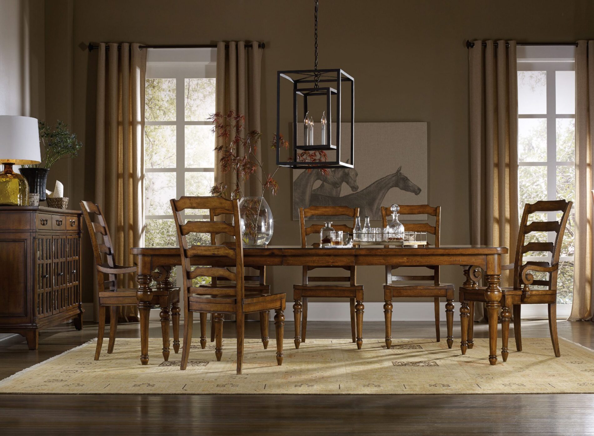 Tynecastle Extendable Table Dining Room Set